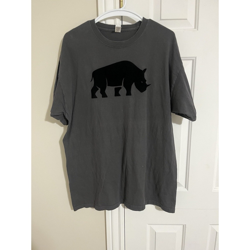 M&O Gold Men's Large T-Shirt Black Gray Felt Rhino